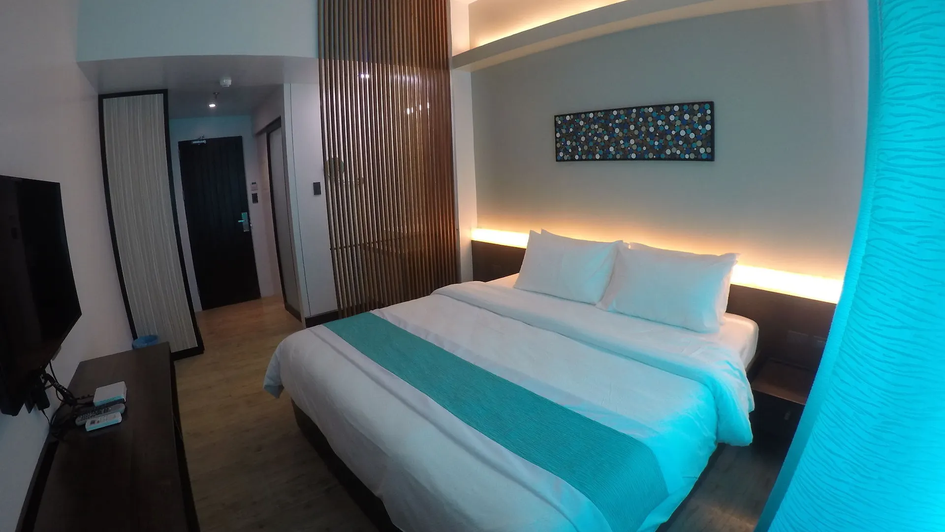 Twin Tides Panglao Hotel Resort