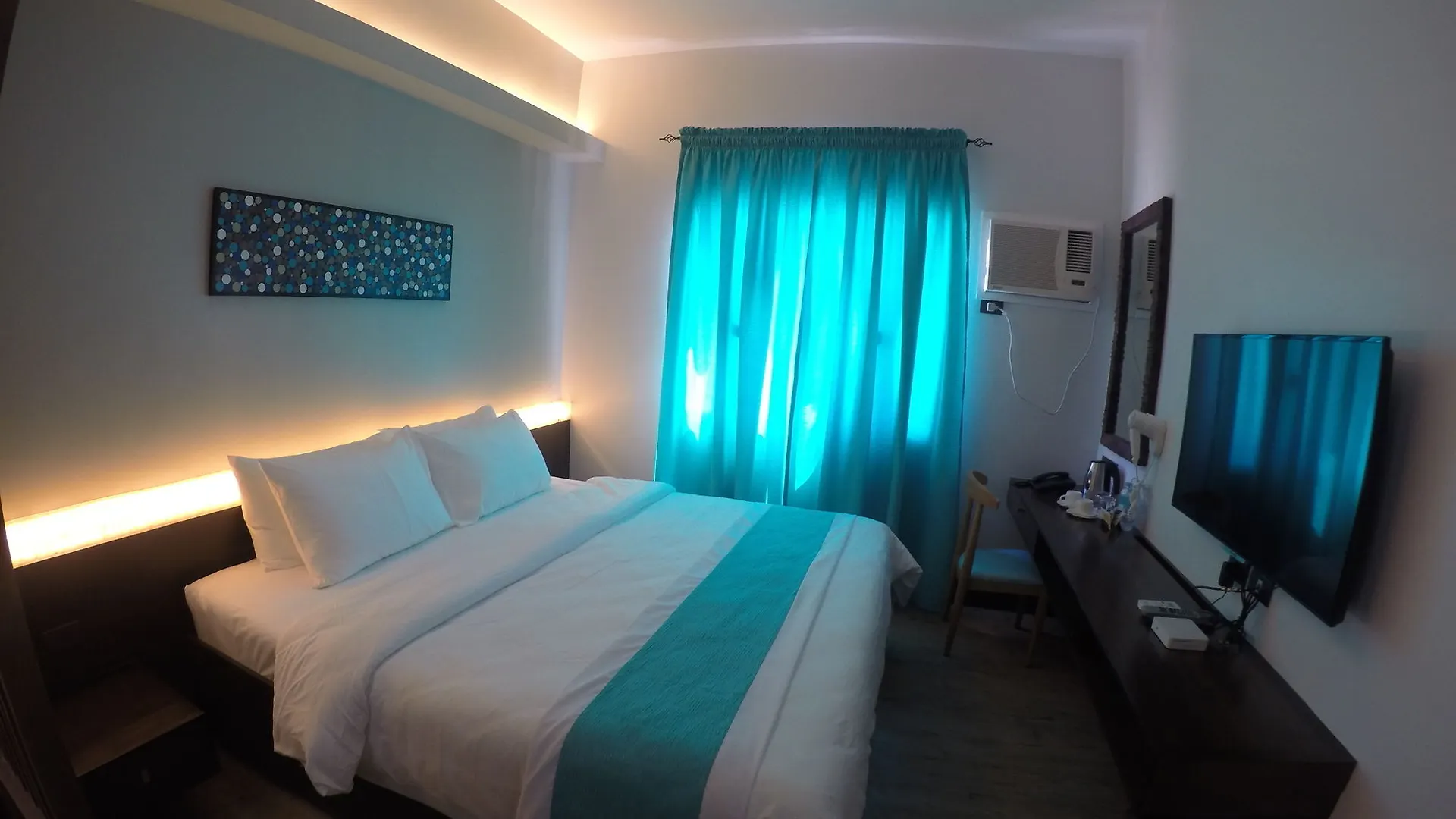 Twin Tides Panglao Hotel
