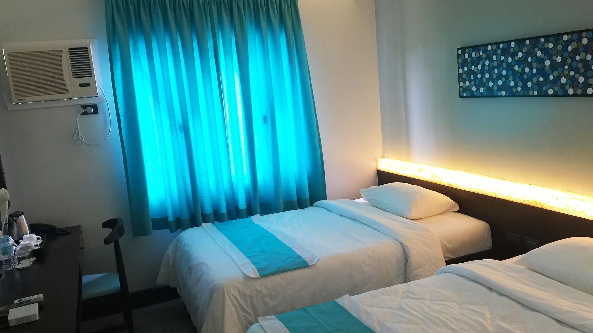 Twin Tides Panglao Hotel 3*,